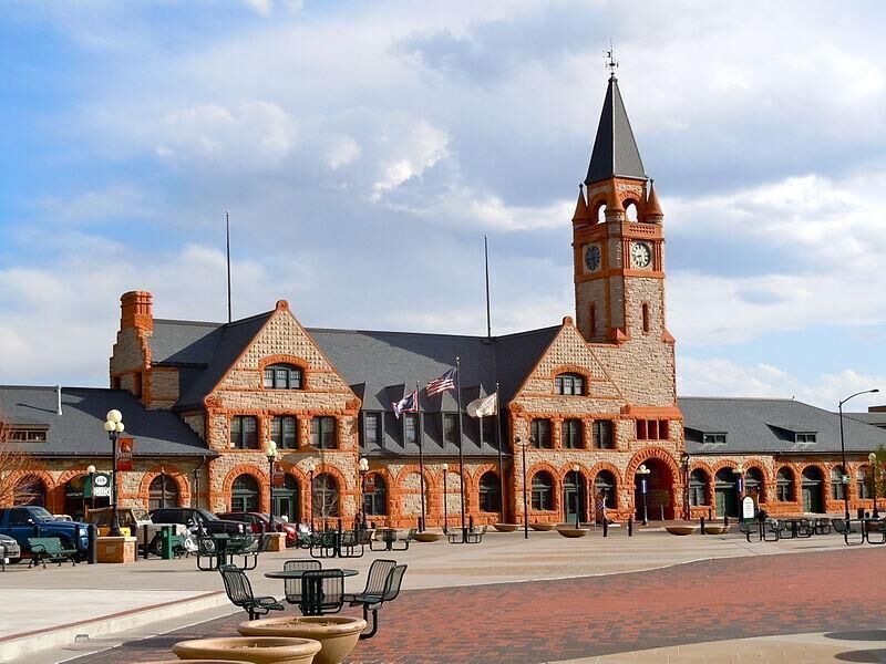 Wyoming: Cheyenne, Shoshone Lake